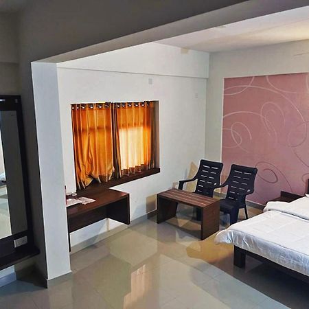 Hotel Radha Pangala Exterior foto